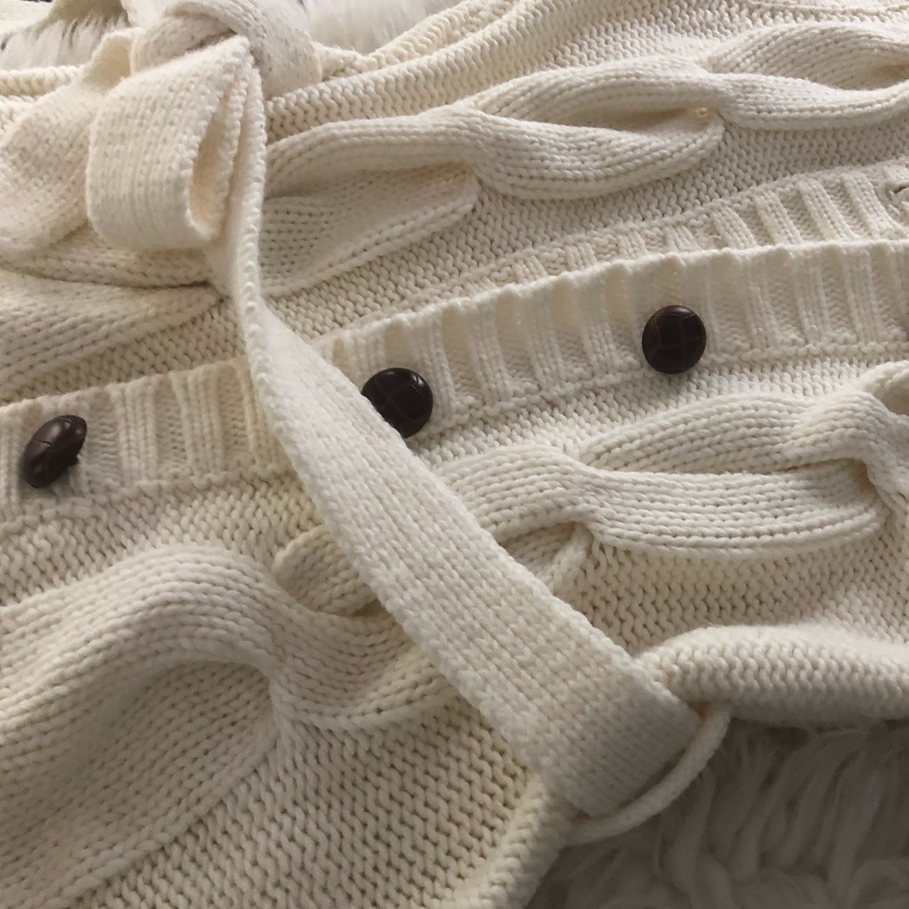 Forever 21 ❄️ Cable Knit Belted Sweater Vest - Picture 6 of 8